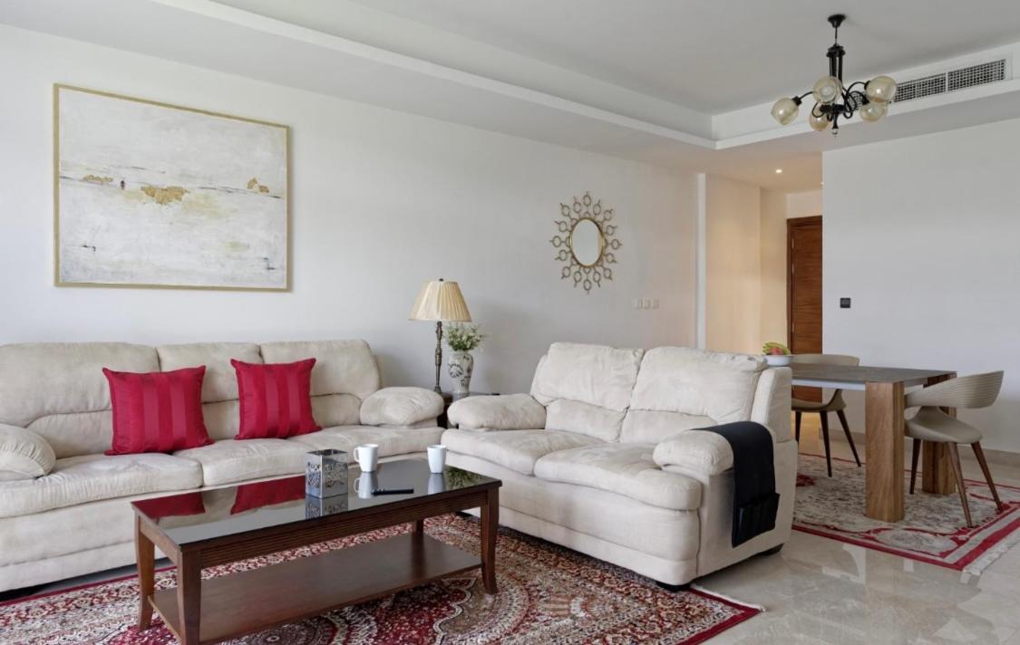 Luxury 2 Bedroom Ground Floor Apartment With Private Garden In Cairo Festival City Eksteriør billede